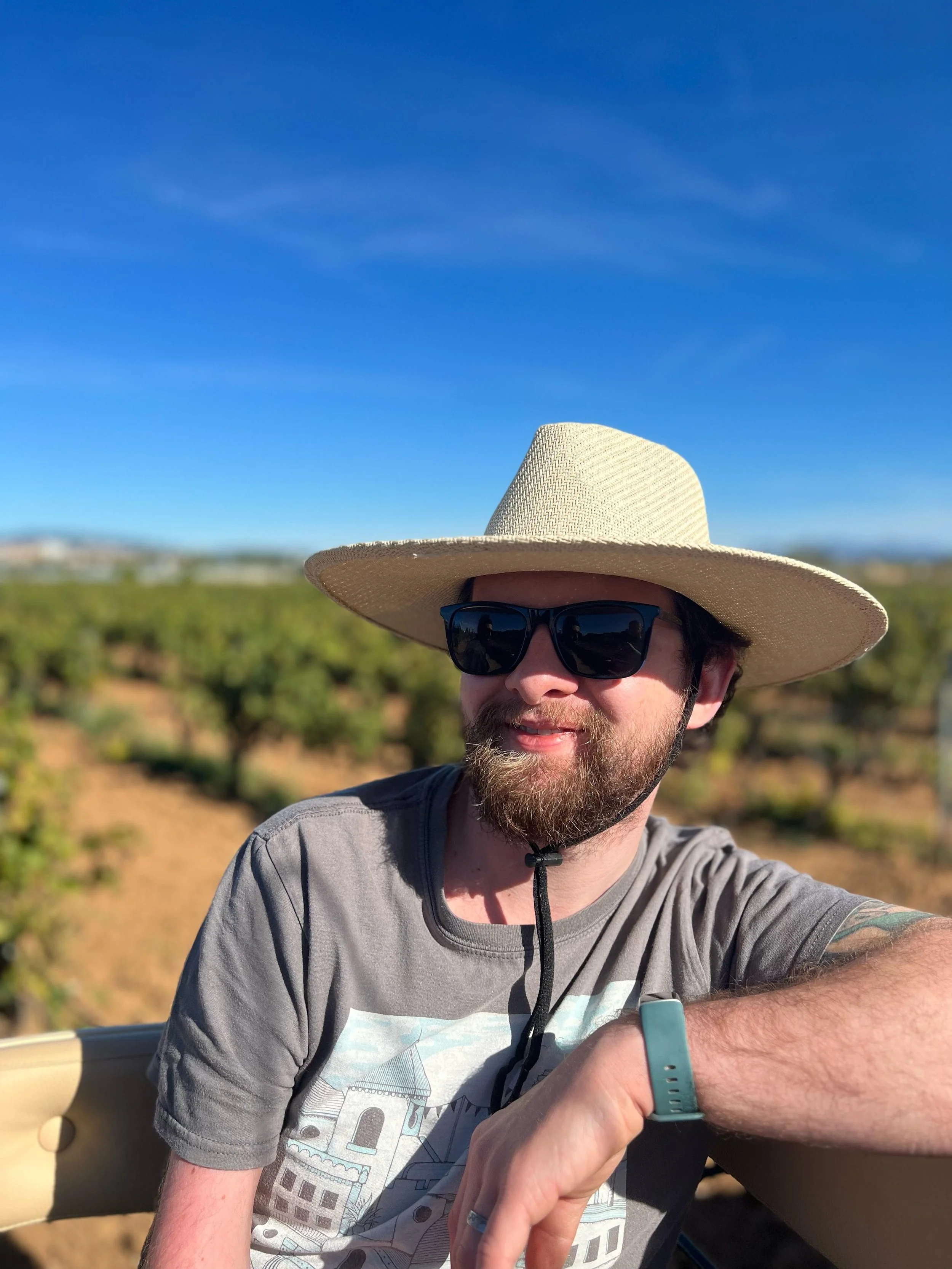 A quiet moment among the vines
