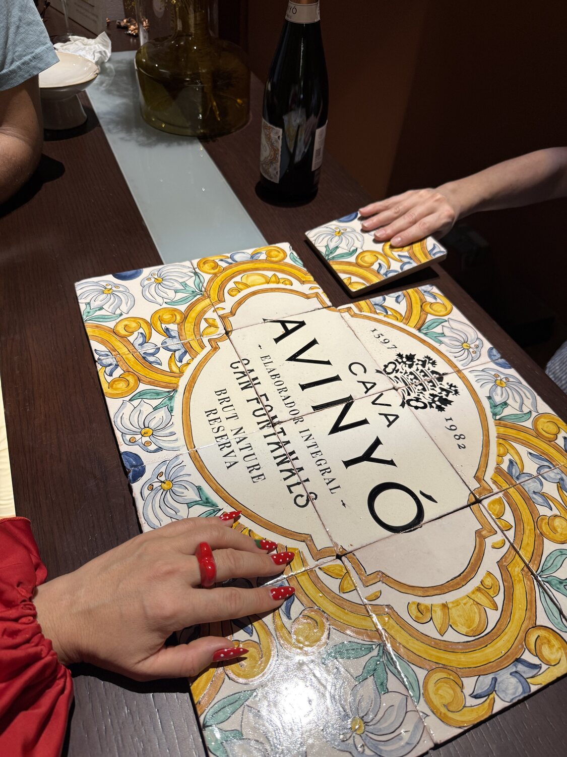 A box of Penedès cava opened at the tasting